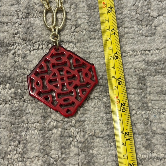 Zenzii Rose Resin Pendent Necklace - Picture 6 of 6